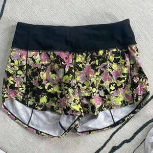 Lululemon Speed Up High-Rise Lined Short 4" Inflected Highlight Yellow Black 4